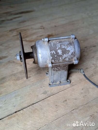 Точильный станок, наждак, электродвигатель