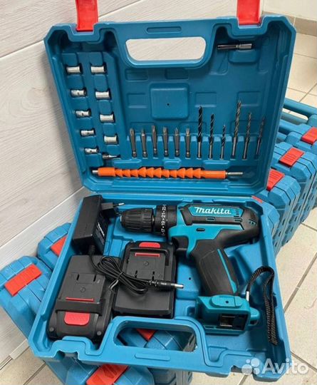 Шуруповерт Makita 26V 2акб новый