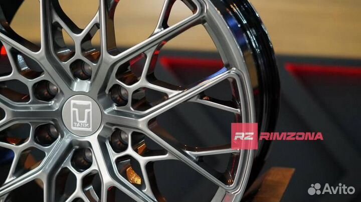 Кованый диск в стиле HRE FF10 R20 6X139.7