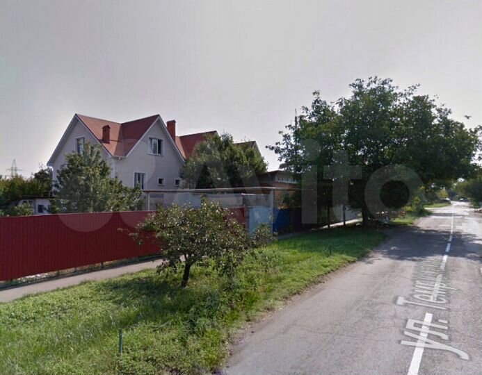 Дом 818 м² на участке 6 сот.