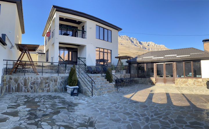 Коттедж 160 м² на участке 5 сот.