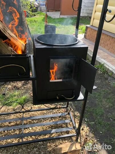Мангал с крышей