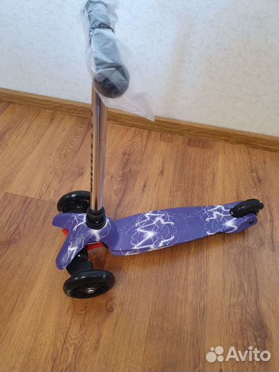 Самокат новый световые колеса