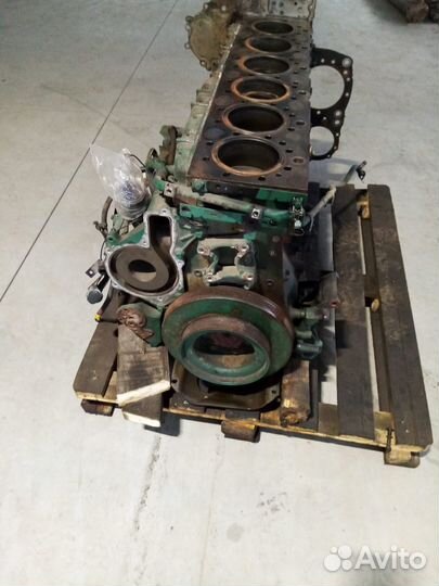 Блoк цилиндрoв двигатeля D13 Volvo FH 21907126