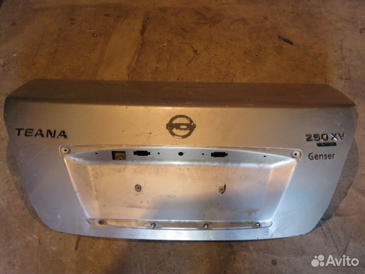 Крышка багажника Nissan Teana