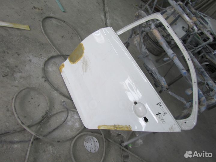 Дверь задняя левая правая Skoda Rapid