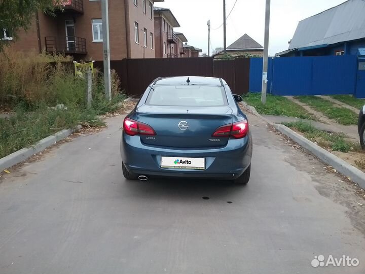 Opel Astra, 2013