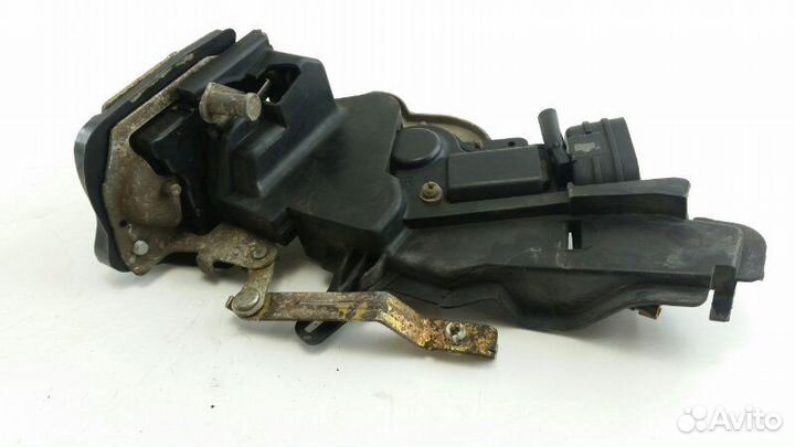 Замок двери задний левый Toyota Camry SXV20 5SFE