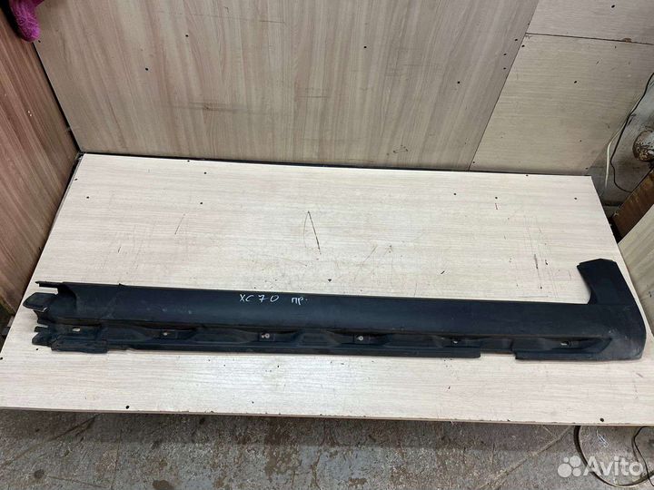 Накладка правого порога volvo xc70