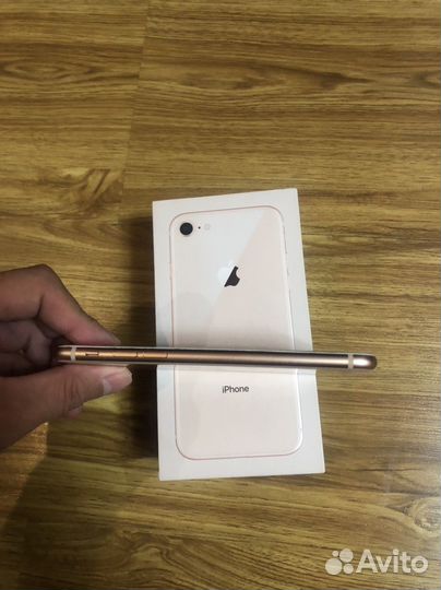 iPhone 8, 64 ГБ
