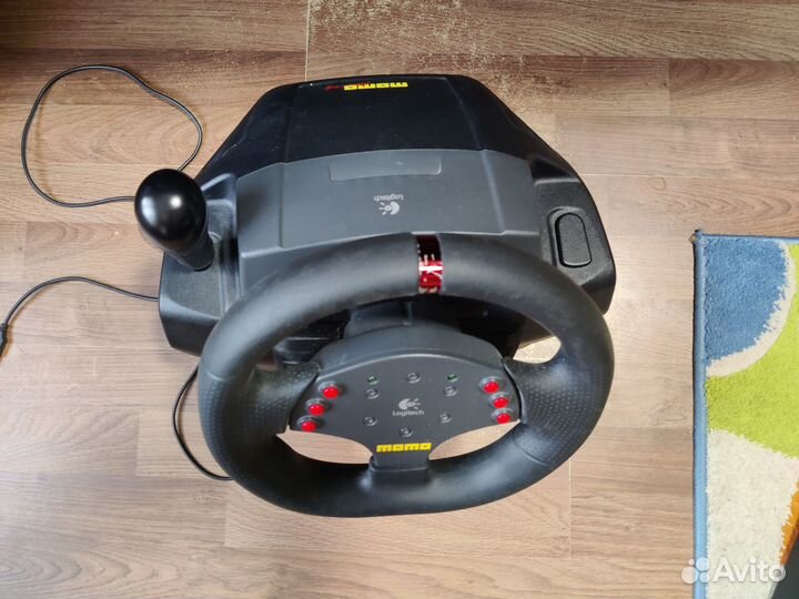 Игровой руль Logitech Momo racing