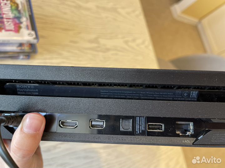 Sony playstation 4 PS4 1tb 7208 с камерой