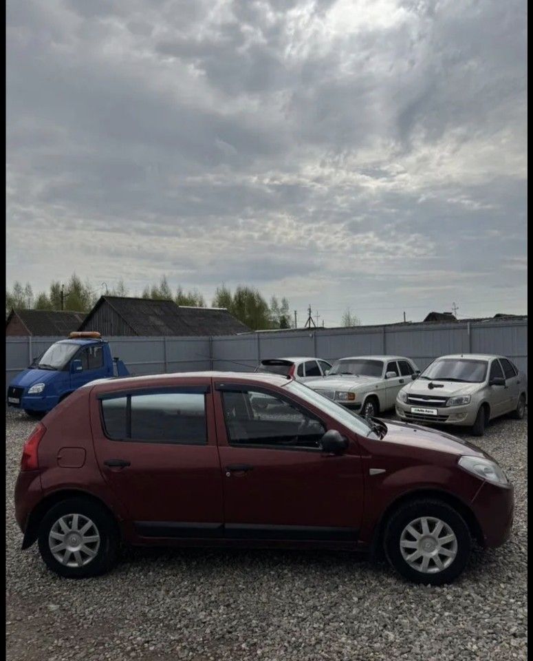 Renault Sandero: фото из отзыва