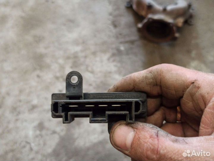 Реастат печки Nissan Sunny FB15