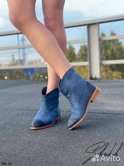 Казаки женские ботильоны на маленьком каблук