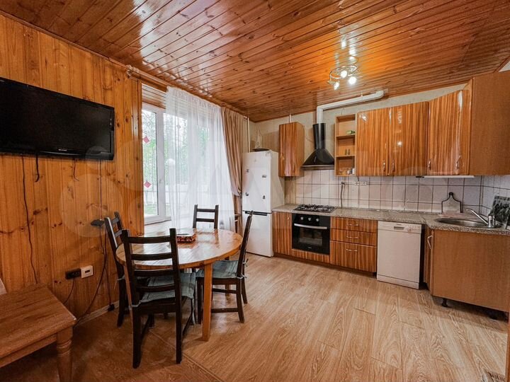 Дом 240 м² на участке 20 сот.