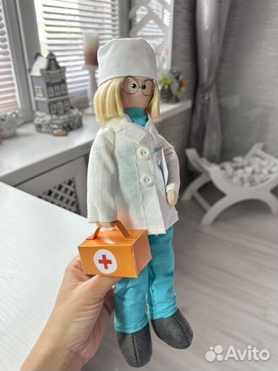 Кукла врач ручная работа