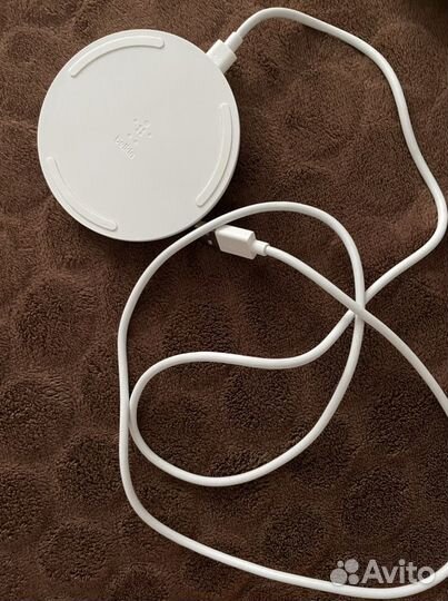 Беспроводное зарядное устройство belkin