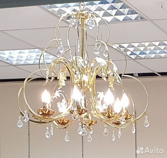 Люстра с подвесами