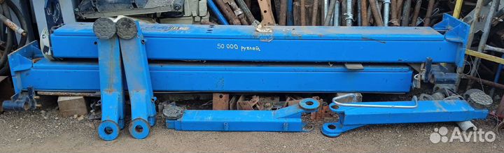 Стойка сельхозтехники и подъёмник винтовой