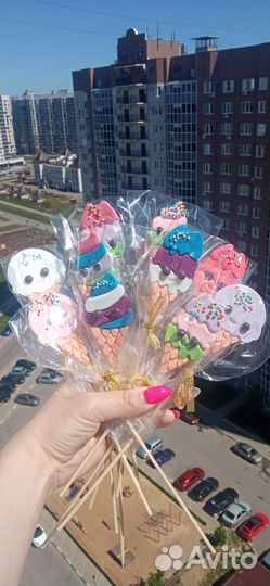 Шоколадные изделия, букеты