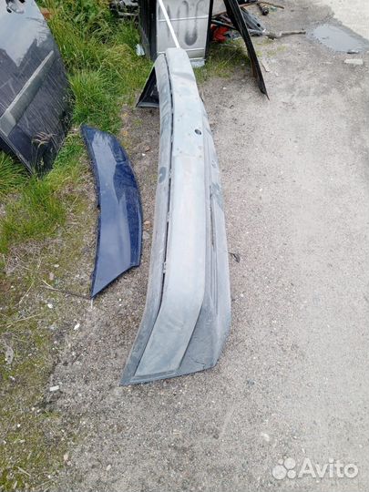 Продам передний бампер мерседесw124