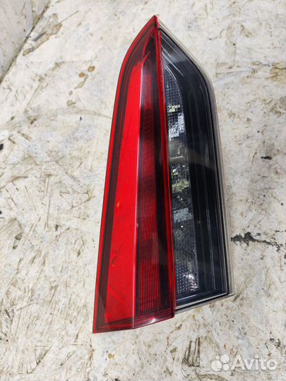 Фонарь внутренний левый на Skoda Rapid 2