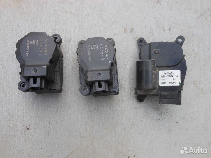 Моторчик заслонки отопителя Ford Focus I 1998-2005