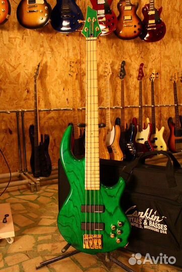 Бас гитара Conklin
