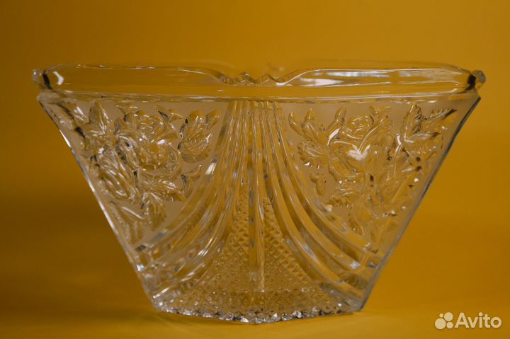 Хрустальные салатники и ваза