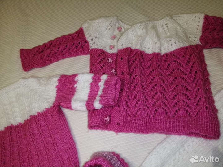 Вязаный комплект на малышку