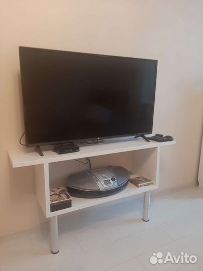 Полка для телевизора