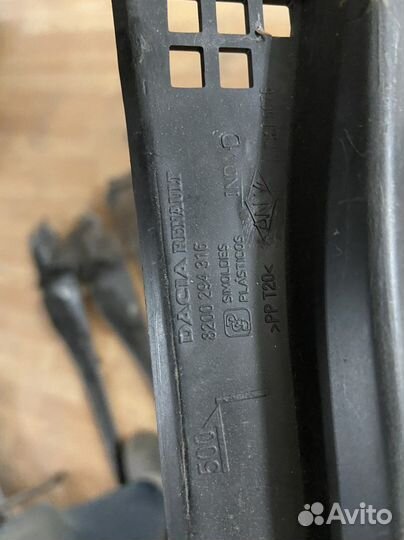 Накладка жабо левая правая рено логан сандеро