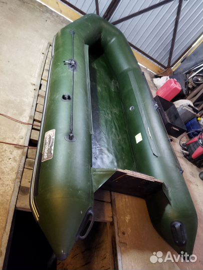 Hunterboat 320