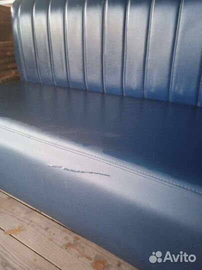 Офисный кожаный диван бу