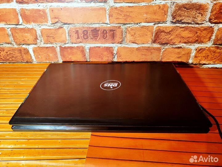 DNS P170EM-17 дюймов \ i3-3 Gen\4 озу\GTX 660M\SSD