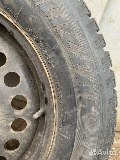 Bridgestone Blizzak Spike-01 215/65 R16 102T