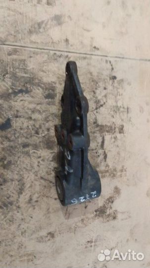 Кронштейн передней рессоры левый Man Tgm