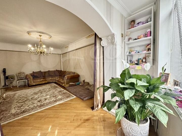 2-к. квартира, 82 м², 8/9 эт.