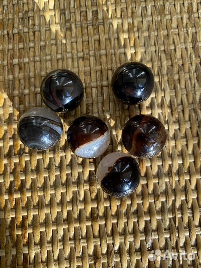 Фигурки талисманы из натуральных камней агат кварц