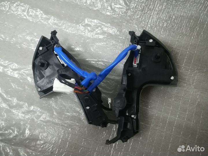Кнопки на руль toyota camry 40/ новые