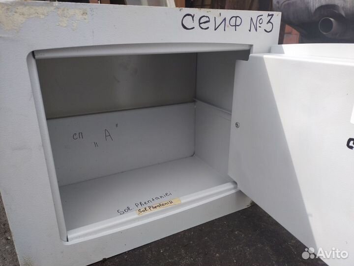 Сейф встраиваемый Aiko AW3321