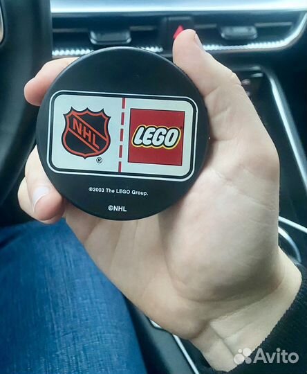 Шайбы Lego x NHL коллекционные