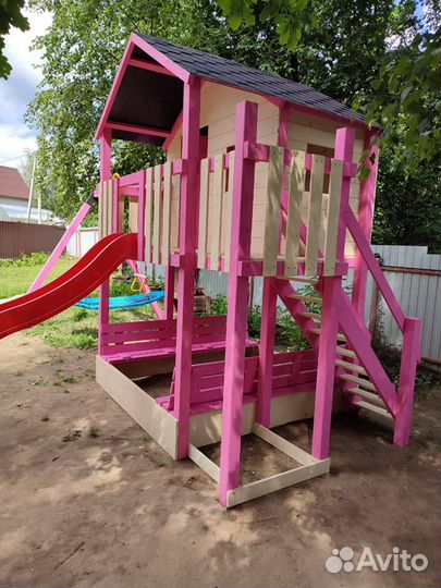 Детский домик на сваях