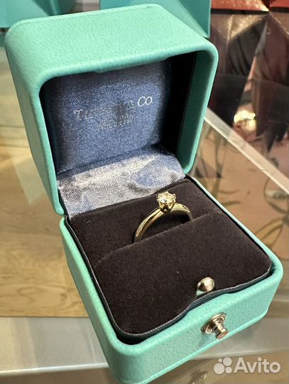 Кольцо с бриллиантом Tiffany&Co новое