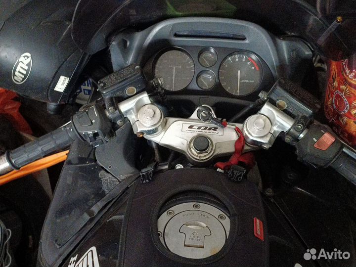 Honda cbr1000f