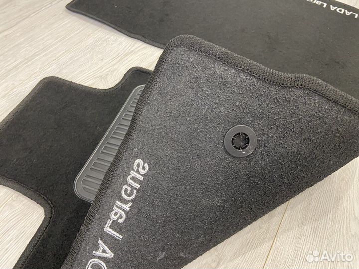 Оригинальные текстильные ковры LADA Largus