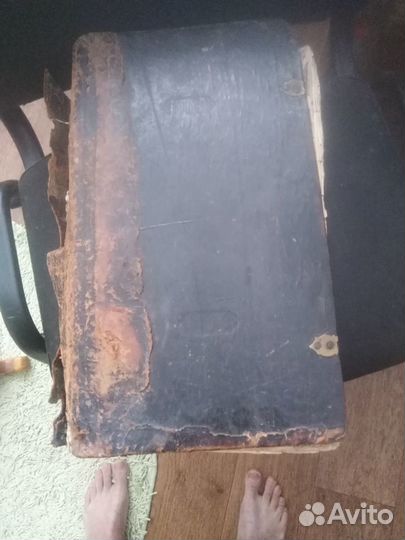 Книга старинная церковная житие святых