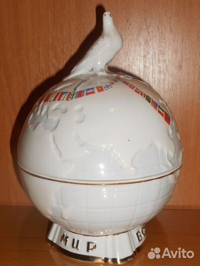 Фарфоровая шкатулка, Голубь мира