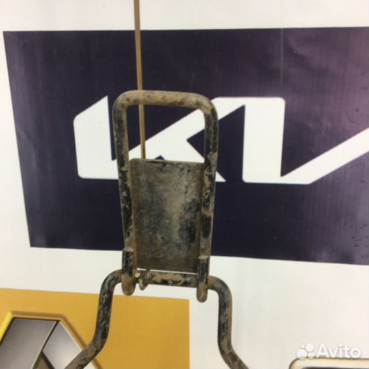 Крепление запасного колеса гайка Renault duster